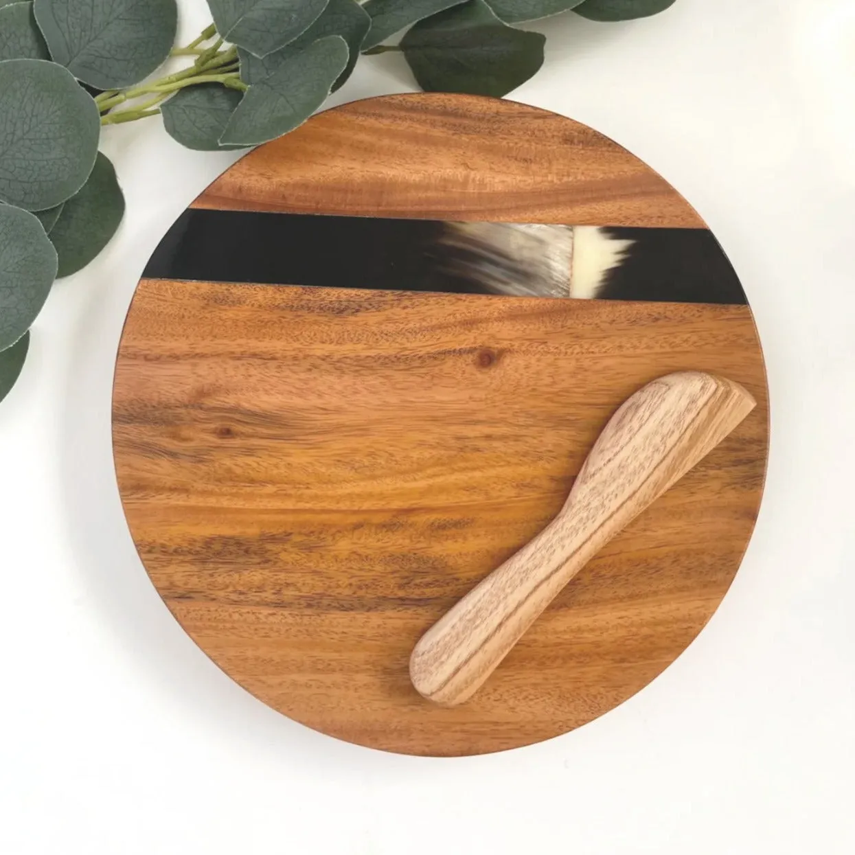 Round Cheese Board with Spreader